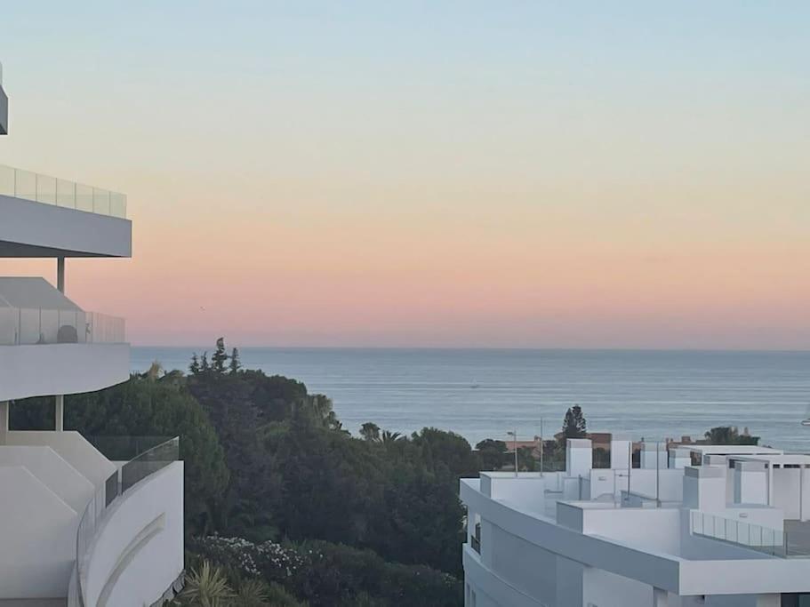Prachtig Appartement Met Zeezicht In Estepona Costa Del Sol Bagian luar foto